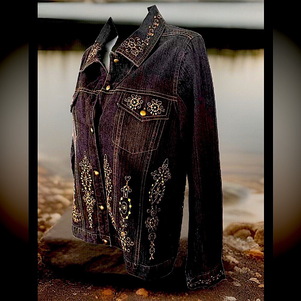⚜️DENIM & CO⚜️ 2 POCKET EMBROIDERED STUDDED ROCKABILLY WESTERN JEAN JACKET NWOT✨